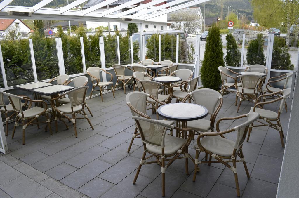 Sentrum Hotel Nordfjordeid Εξωτερικό φωτογραφία