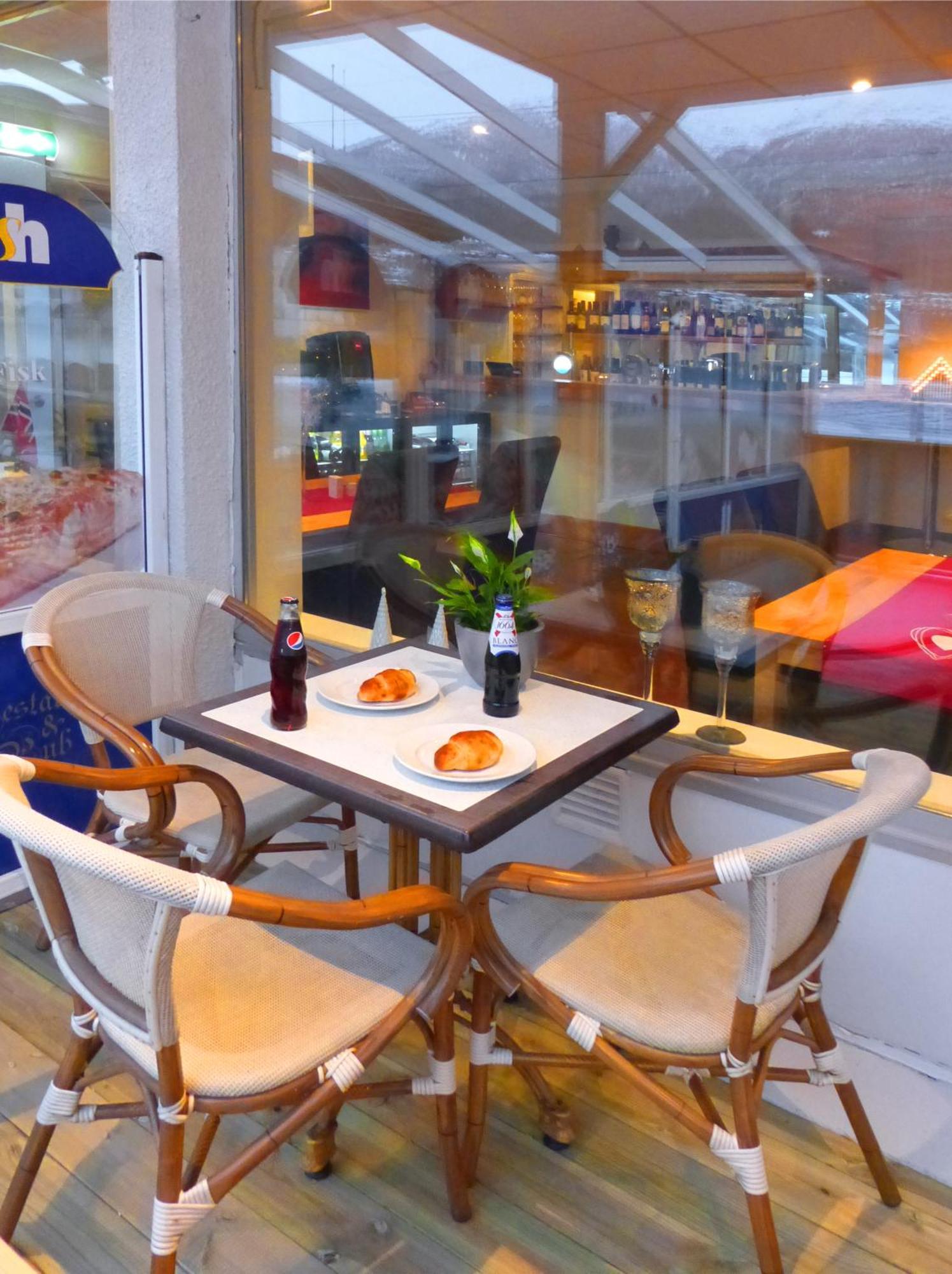 Sentrum Hotel Nordfjordeid Εξωτερικό φωτογραφία