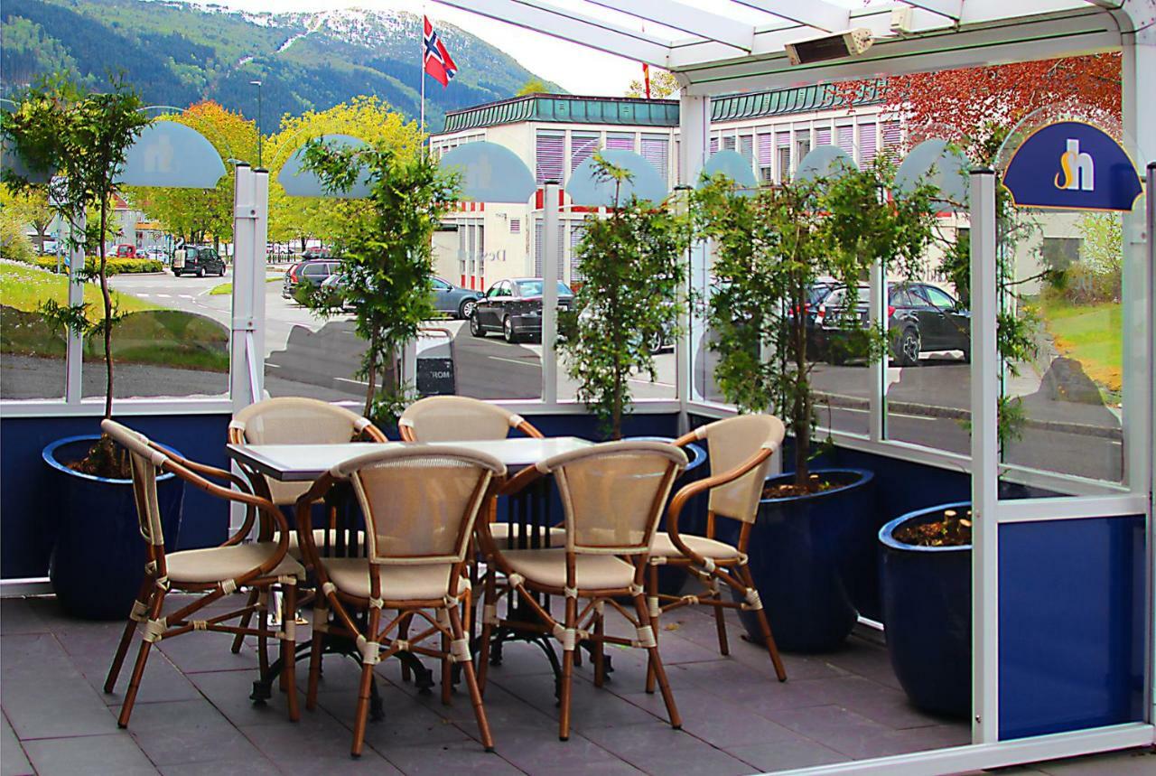 Sentrum Hotel Nordfjordeid Εξωτερικό φωτογραφία